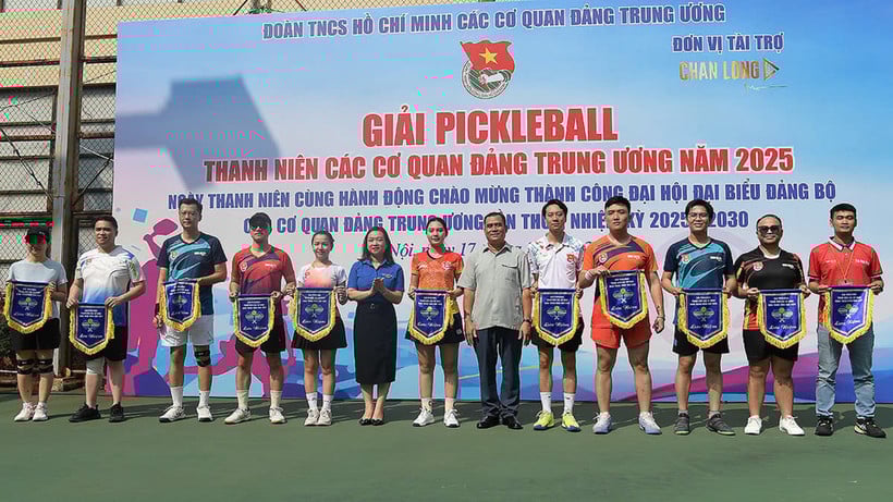 Đại diện 11 cơ sở đoàn tham dự Giải Pickleball thanh niên các cơ quan Đảng Trung ương năm 2025. 