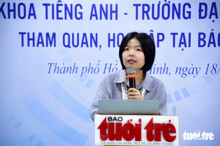 Mahasiswa Universitas Pendidikan Kota Ho Chi Minh belajar tentang proses jurnalisme di Surat Kabar Tuoi Tre - Foto 9. Tuổi Trẻ - Ảnh 9.