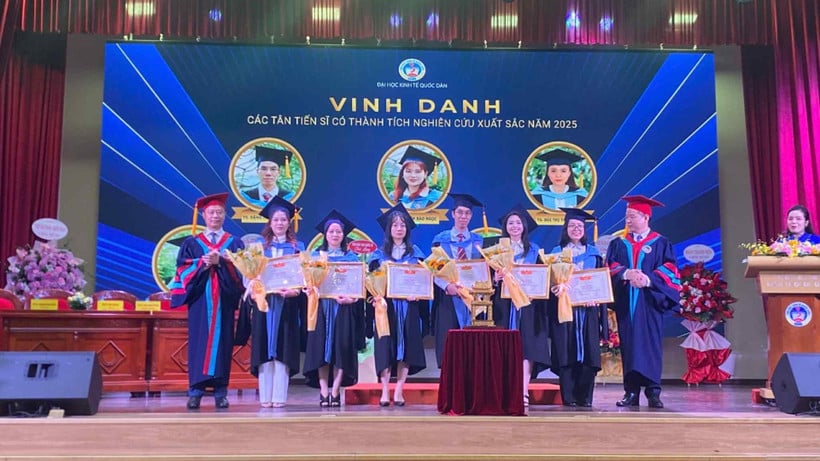 Honoring new PhDs with outstanding research achievements in 2025.