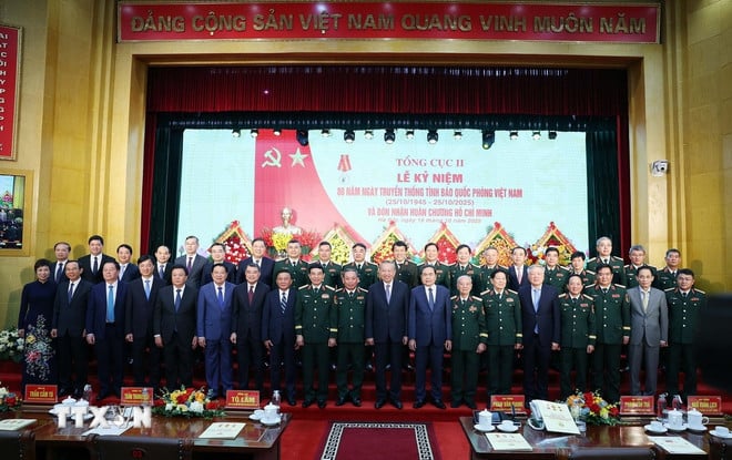 ttxvn-1810-tong-bi-thu-tong-cuc-2-tinh-bao-quoc-phong-4.jpg