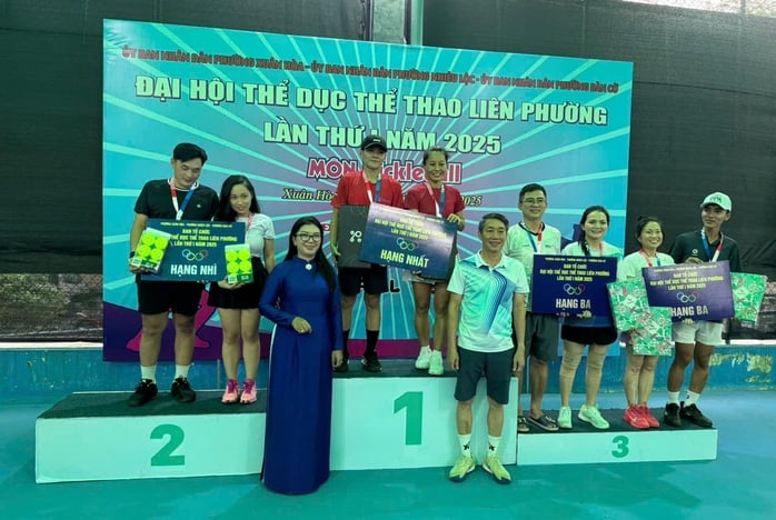 Pickleball mở màn nóng bỏng Đại hội Thể dục thể thao liên phường lần I-2025 - Ảnh 3.