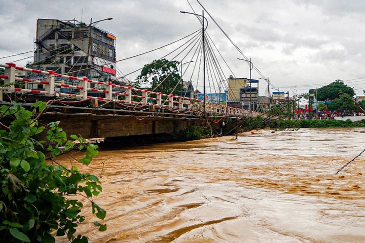 Thai Nguyen spends more than 360 billion VND to help people recover after storm No. 11 - Photo 1. thái nguyên - Ảnh 1.