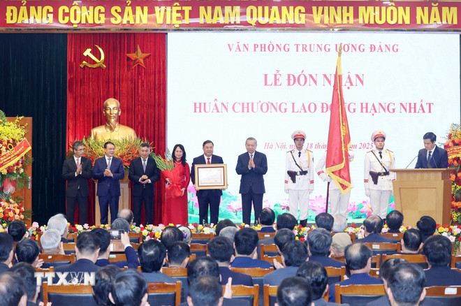 ttxvn-tong-bi-thu-to-lam-du-lam-kyam-95-nam-day-tran-thong-van-phong-trung-uong-dang-8347106-1.jpg