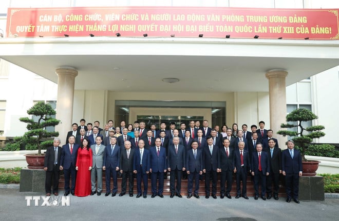 ttxvn-tong-bi-thu-to-lam-du-lam-kyam-95-nam-day-tran-thong-van-phong-trung-uong-dang-8347114-1.jpg