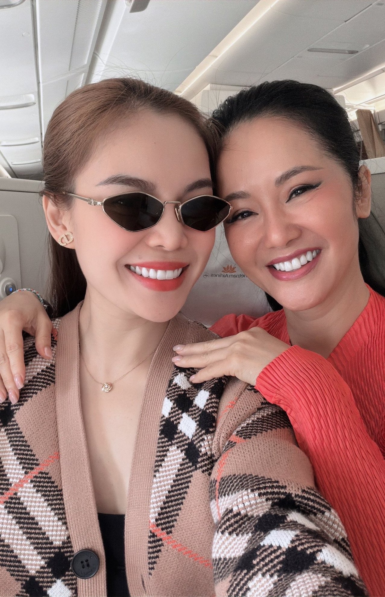 បាច់_566229688_3796092860691822_2981640668869323774_n.jpg