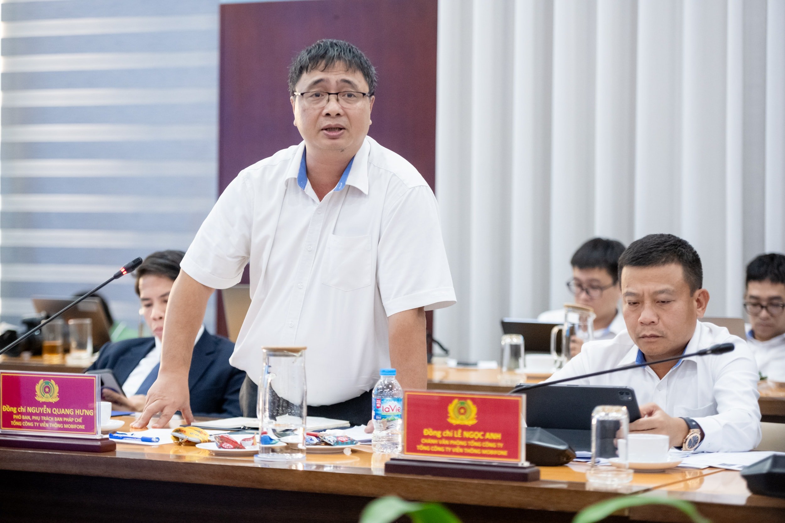 20251018-UBKHCNMT_LuatTritueNhantao_Mobifone-23 - Biträdande chef för Mobifones juridiska avdelning, Nguyen Quang Hung
