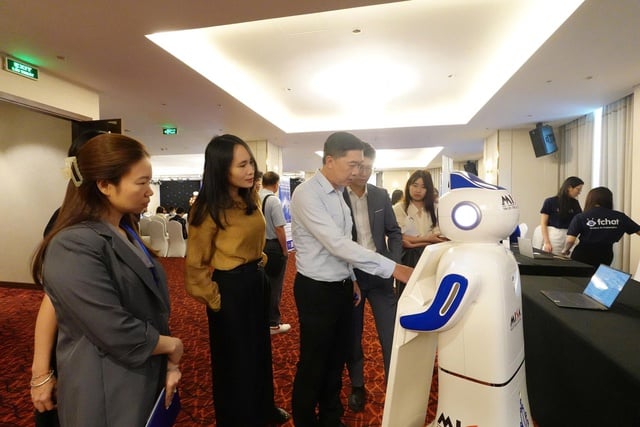 Hanoi sedang berubah dengan kuat dalam perjalanan pelancongan digitalnya - Foto 1. Hà Nội chuyển mình mạnh mẽ trong hành trình du lịch số- Ảnh 1.
