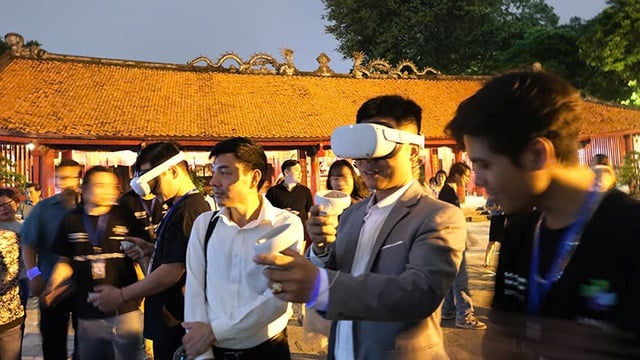 Hanoi sedang berubah dengan kuat dalam perjalanan pelancongan digitalnya - Foto 2. Hà Nội chuyển mình mạnh mẽ trong hành trình du lịch số- Ảnh 2.