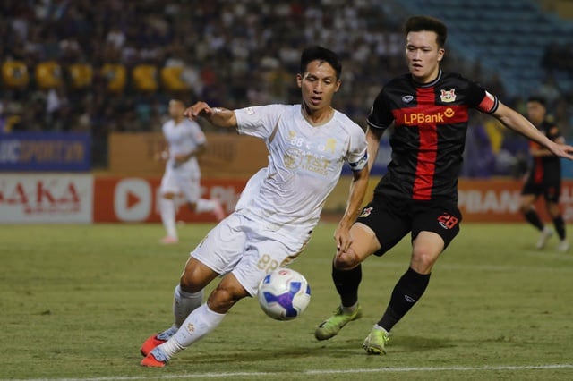 HLV Kewell đau xót ‘Hà Nội phải trả giá đắt’, HLV Ninh Bình 'Hoàng Đức hay như người ngoài hành tinh’- Ảnh 3.