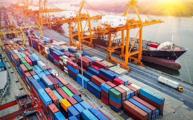 phat-trien-ket-cau-ha-tang-logistics-dong-bo-hien-dai-giup-thuc-day-phat-trien-cho-thuong-mai-dien-tu-xuyen-bien-gioi..jpg
