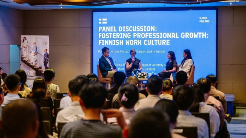 Um evento que apresenta oportunidades de emprego na Finlândia para jovens vietnamitas. (Foto: Embaixada da Finlândia no Vietnã)