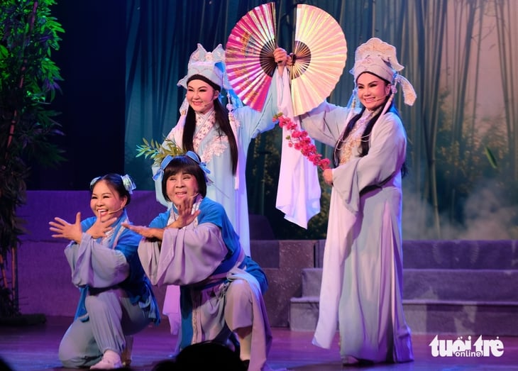 Varför måste Tu Suong sjunga med Trinh Trinhs röst? - Foto 2. Tại sao Tú Sương phải ca bằng giọng của Trinh Trinh? - Ảnh 2.