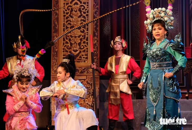 Varför måste Tu Suong sjunga med Trinh Trinhs röst? - Foto 4. Tại sao Tú Sương phải ca bằng giọng của Trinh Trinh? - Ảnh 4.