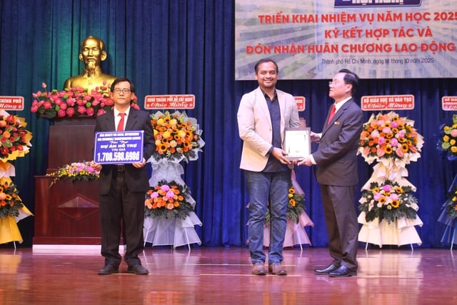 Doanh nghiệp tài trợ gần 12 tỷ đồng cho một trường CĐ đào tạo nghề - Ảnh 1.