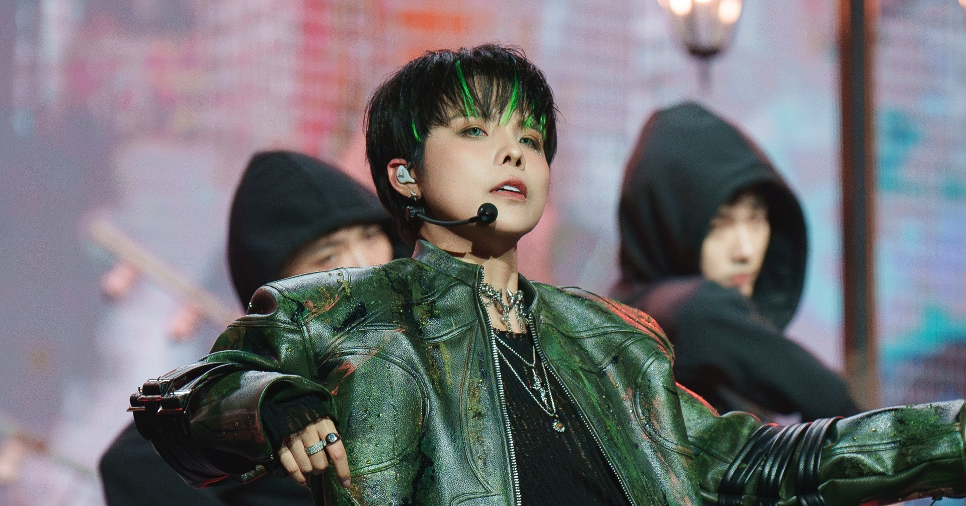 Vũ Cát Tường nhảy sung, song ca với em trai Quang Hùng ở 'Anh trai say hi'