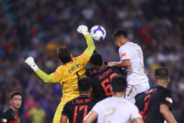 When coach Harry Kewell dared to 'change the blood' of Hanoi Club from the roots - Photo 3. Khi HLV Harry Kewell dám 'thay máu' CLB Hà Nội tận gốc rễ- Ảnh 3.