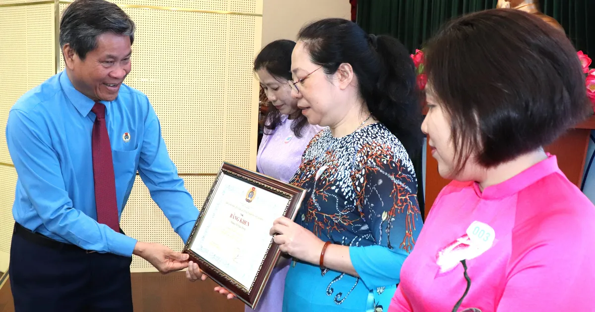 TPHCM tuyên dương 145 nữ lao động “Giỏi việc nước, đảm việc nhà”