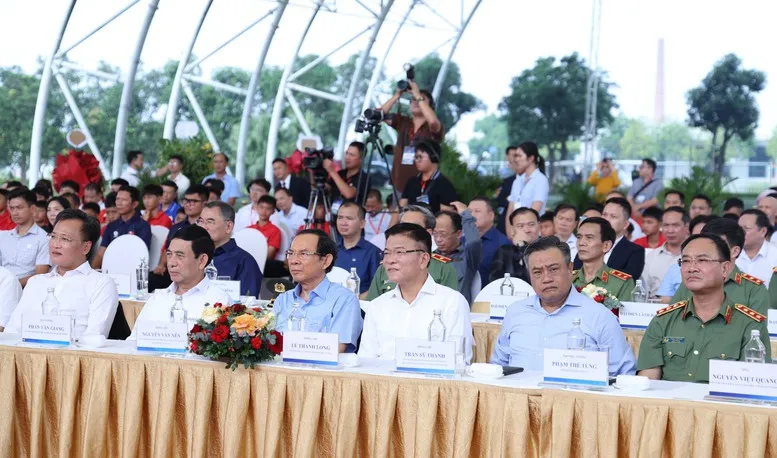 Tổng Bí thư Tô Lâm dự lễ khởi công xây dựng sân vận động hiện đại nhất Việt Nam - Ảnh 2.