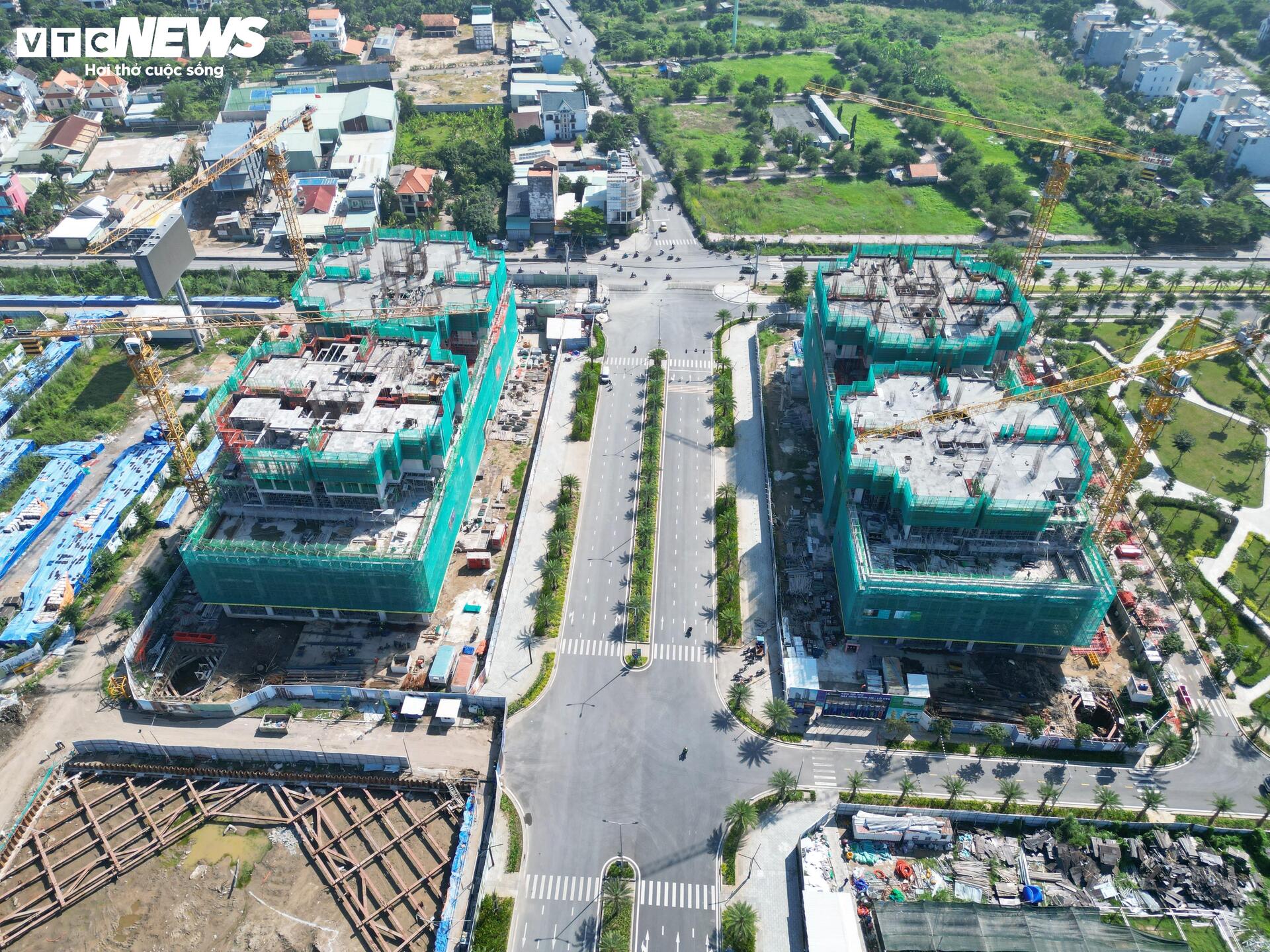 ホーチミン市東部の交通渋滞を軽減するリエン・フォン道路の完成間近のクローズアップ - 12
