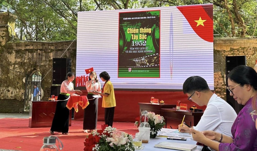 ជំរុញទឹកចិត្តសិស្សានុសិស្សអំពីប្រវត្តិសាស្ត្រ តាមរយៈបទពិសោធន៍ជាក់ស្តែង - រូបថត ២