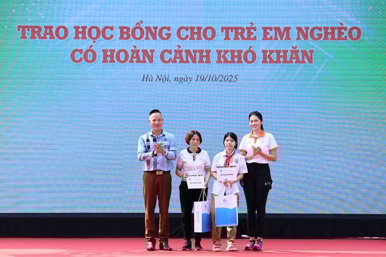 vuhuonggiang5.jpg