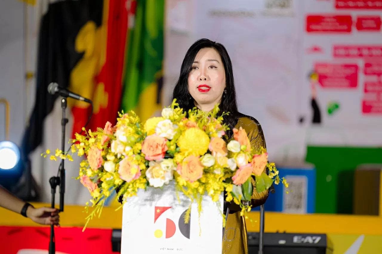 Thứ trưởng Ngoại giao Lê Thị Thu Hằng phát biểu tại buổi Khai mạc. (Ảnh: Thành Long)