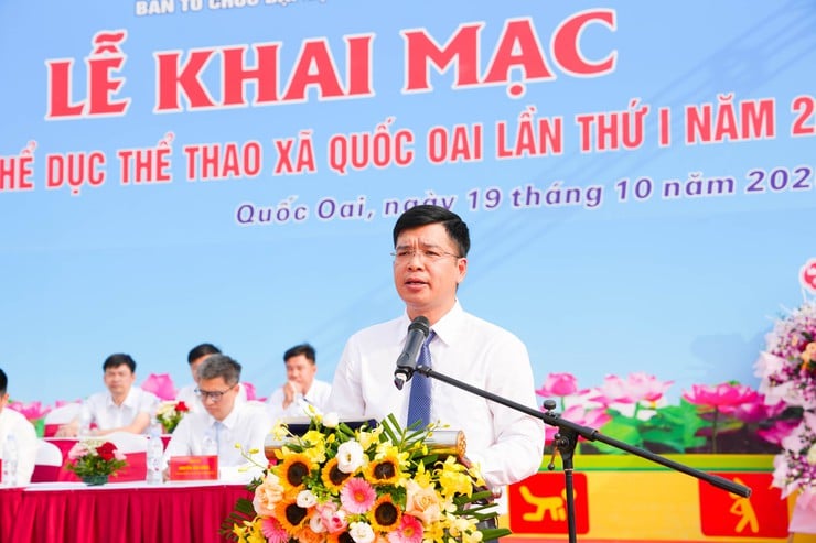 Quoc Oai kommun invigde jublande den första idrottsfestivalen - Foto 1. Xã Quốc Oai tưng bừng khai mạc Đại hội Thể dục Thể thao lần thứ Nhất- Ảnh 1.