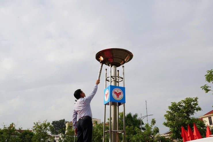 Quoc Oai kommun invigde jublande den första idrottsfestivalen - Foto 7. Xã Quốc Oai tưng bừng khai mạc Đại hội Thể dục Thể thao lần thứ Nhất- Ảnh 7.