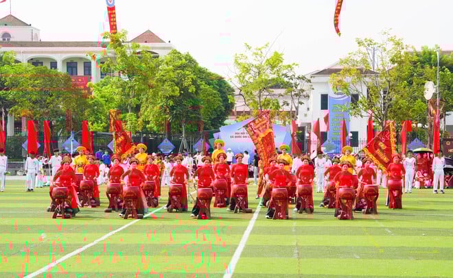 Quoc Oai kommun invigde jublande den första idrottsfestivalen - Foto 14. Xã Quốc Oai tưng bừng khai mạc Đại hội Thể dục Thể thao lần thứ Nhất- Ảnh 14.