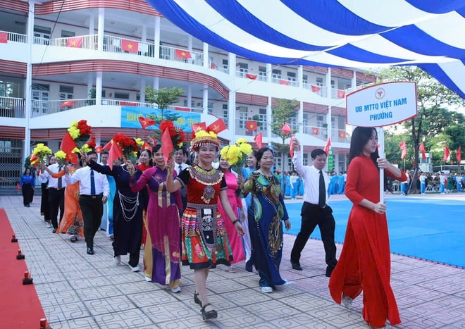 អត្តពលិក 600 នាក់បានចូលរួមមហោស្រពកីឡា Hoang Mai Ward លើកទី 1 - រូបថតទី 5 ។ 600 vận động viên tham gia Đại hội thể dục, thể thao phường Hoàng Mai lần thứ I- Ảnh 5.