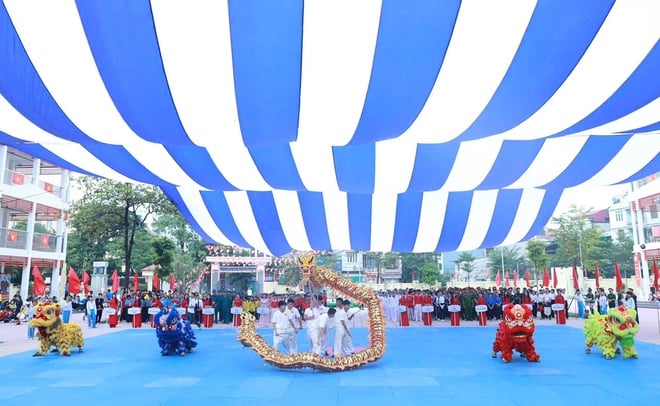 អត្តពលិក 600 នាក់បានចូលរួមមហោស្រពកីឡា Hoang Mai Ward លើកទី 1 - រូបថតទី 8 ។ 600 vận động viên tham gia Đại hội thể dục, thể thao phường Hoàng Mai lần thứ I- Ảnh 8.