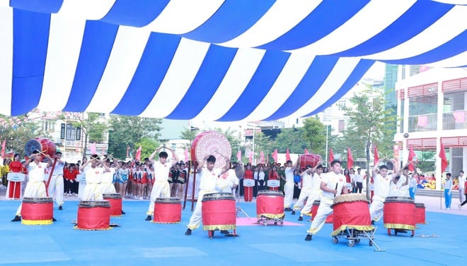 អត្តពលិក 600 នាក់បានចូលរួមមហោស្រពកីឡា Hoang Mai Ward លើកទី 1 - រូបថត 10 ។ 600 vận động viên tham gia Đại hội thể dục, thể thao phường Hoàng Mai lần thứ I- Ảnh 10.