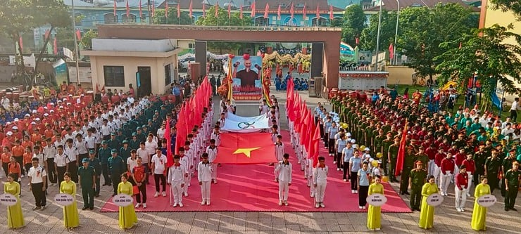 អត្តពលិកជិត១.៥០០នាក់បានចូលរួមមហោស្រពកីឡាឃុំ Dai Thanh លើកទី១ ឆ្នាំ២០២៥ - រូបថត ៤. Gần 1.500 vận động viên tham gia Đại hội Thể dục Thể thao xã Đại Thanh lần thứ I, năm 2025- Ảnh 4.