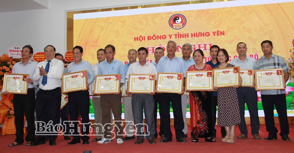 Awarding medals to outstanding individuals.