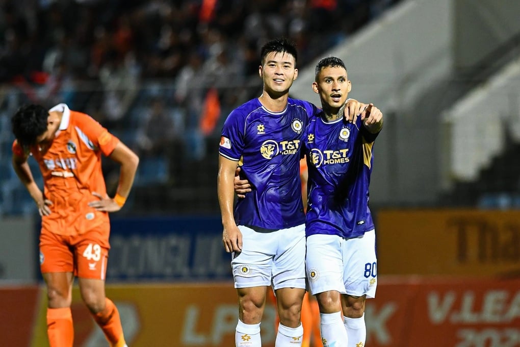 Thắng SHB Đà Nẵng, Hà Nội FC tăng tốc trên bảng xếp hạng V-League - 2