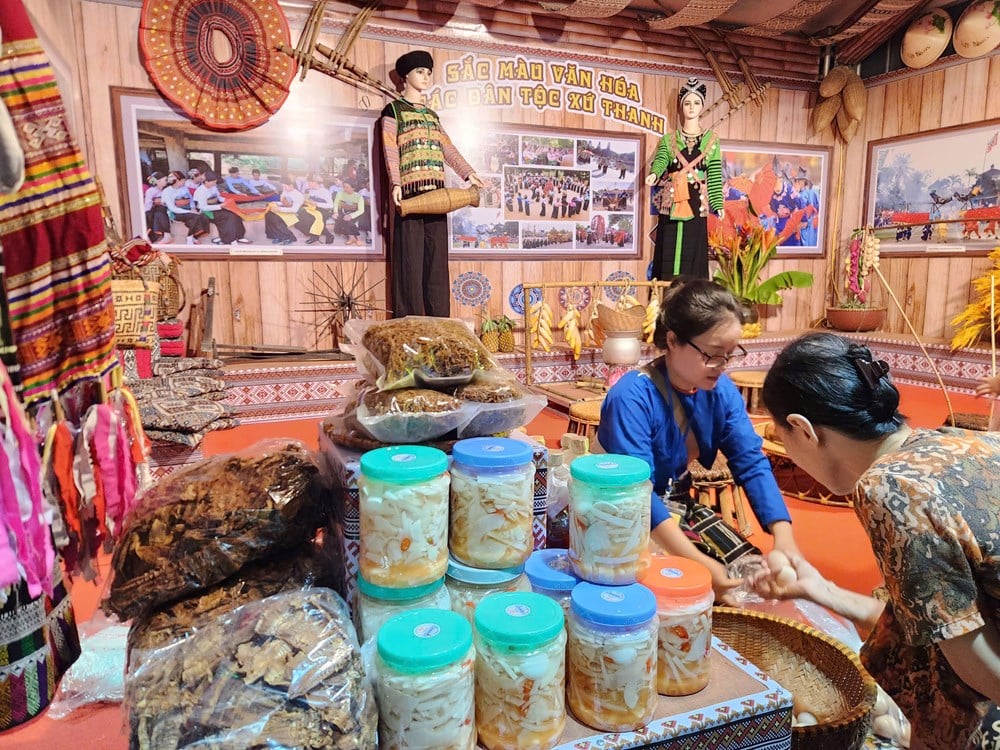 មហោស្រពវប្បធម៍ធ្វើម្ហូប Thanh Hoa ឆ្នាំ 2025៖ សម្បូរទៅដោយអត្តសញ្ញាណ ពោរពេញទៅដោយភាពសម្បូរបែប - រូបថត 4