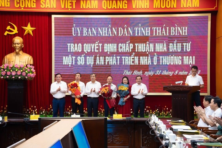 In August 2023, the People's Committee of Thai Binh province (old) issued a decision approving investors for a number of commercial housing development projects.