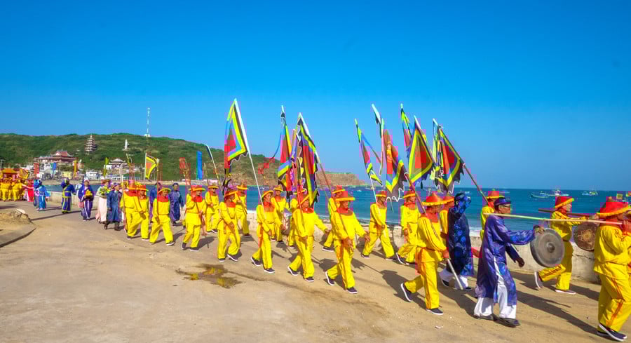 le-hoi-cau-ngu-van-dam-xuong-ly-gan-voi-tin-nguong-tho-ca-voijpg.jpg