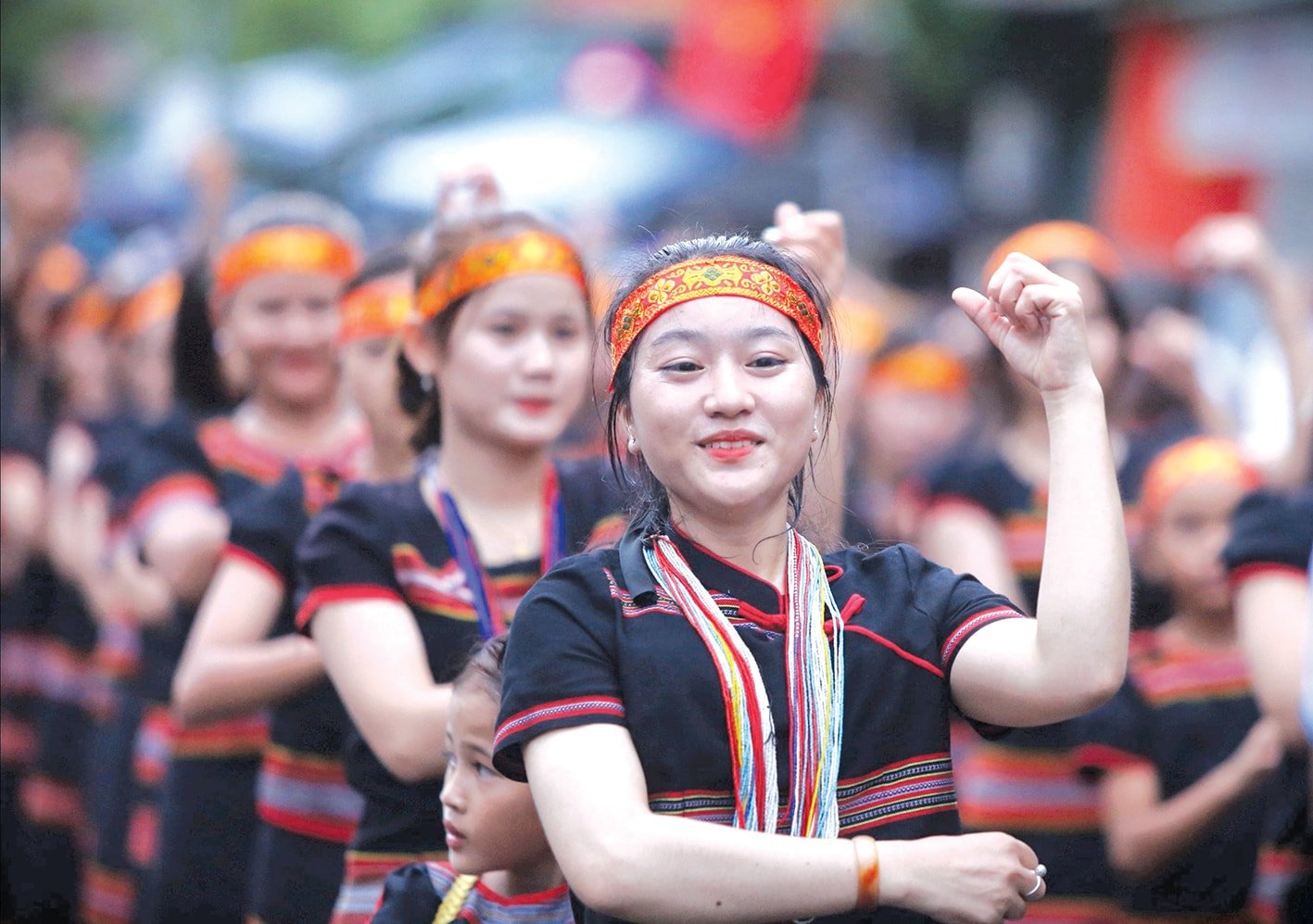 ក្មេង​ស្រី​ជនជាតិ​ព្នង​បញ្ចេញ​ពន្លឺ​ក្នុង​ឈុត​ប្រពៃណី។