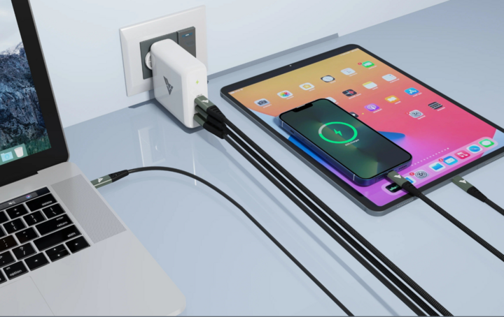 The 100w charger has many advantages such as fast and flexible charging, compact design and simultaneous charging of multiple devices. (Photo: Screen Guard India)