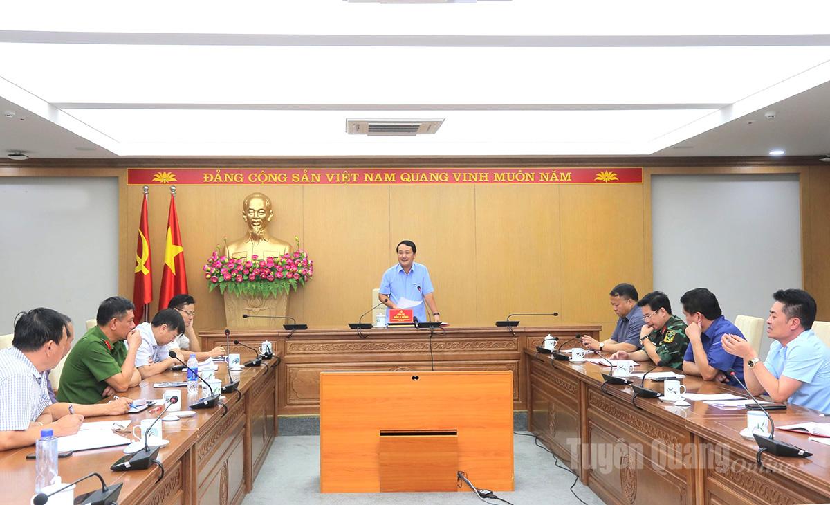 លេខាបក្សខេត្ត Hau A Lenh បានដឹកនាំកិច្ចប្រជុំពិភាក្សាអំពីដំណោះស្រាយបន្ទាន់ដើម្បីជំនះផលវិបាកនៃគ្រោះធម្មជាតិនៅសង្កាត់ Ha Giang 1 និង Ha Giang 2។