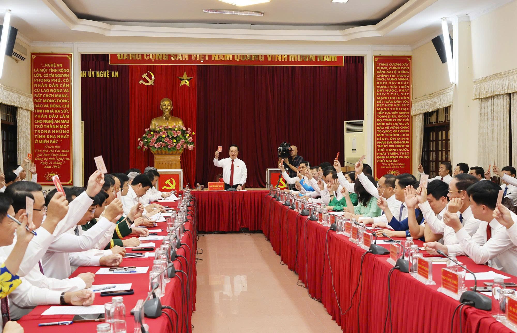 អង់គ្លេស៖ ព័ត៌មាន