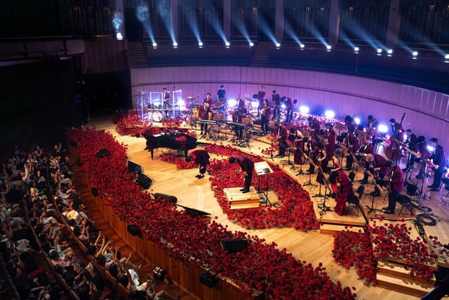 'Sketch a rose' của Hà Anh Tuấn tại Singapore: Hát về niềm tin!- Ảnh 8.