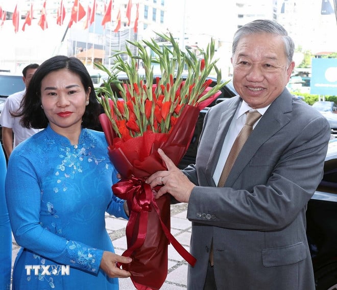 ttxvn-0210-tong-bi-thu-hoi-lien-hiep-phu-nu-viet-nam.jpg