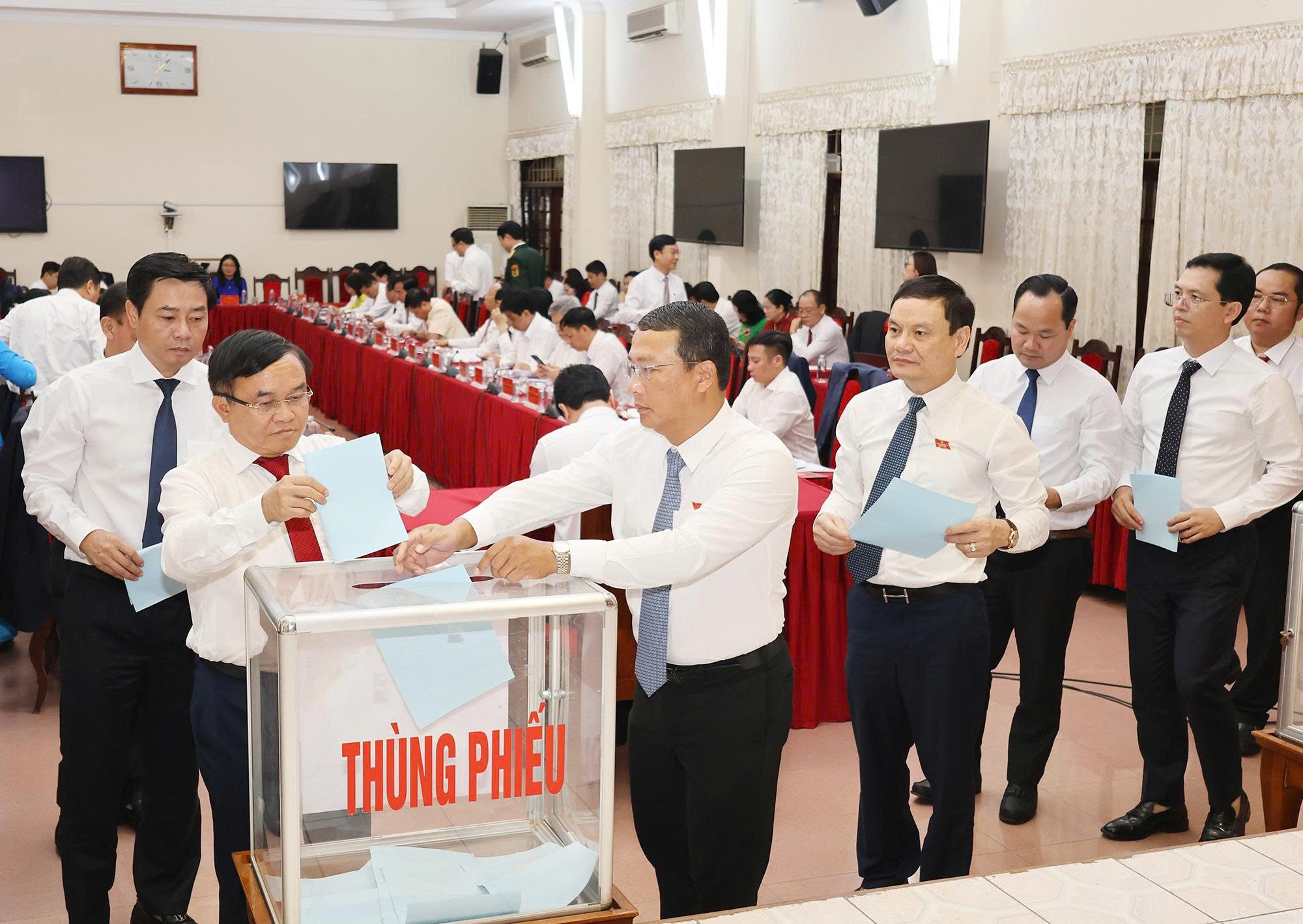 អង់គ្លេស៖ ព័ត៌មាន