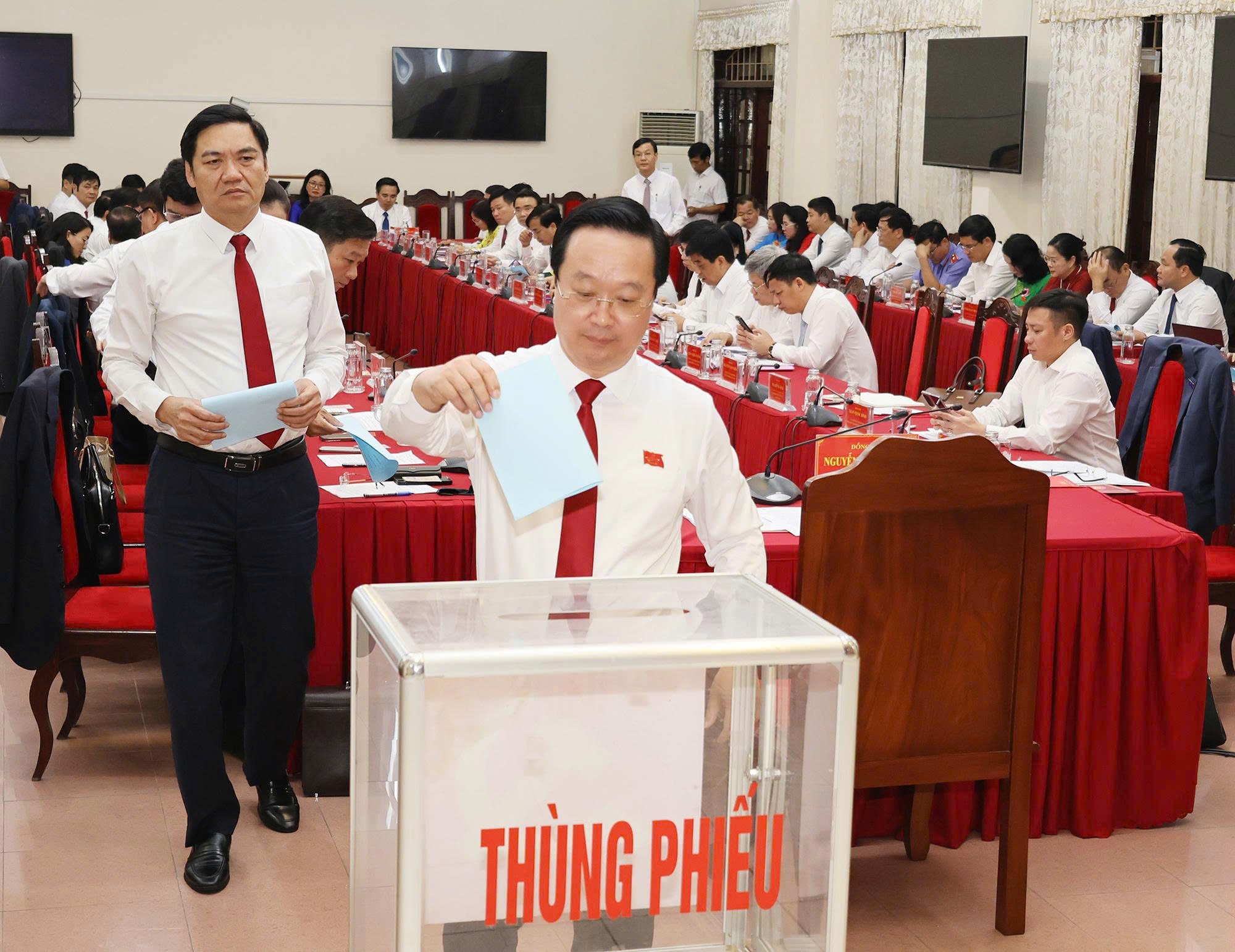 អង់គ្លេស៖ ព័ត៌មាន