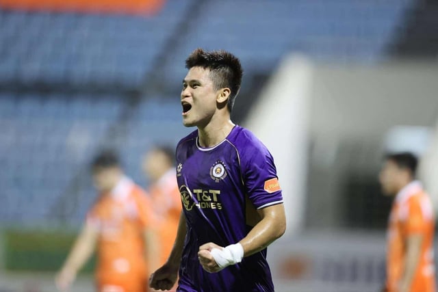 Bảng xếp hạng V-League mới nhất: Thắng dễ Đà Nẵng, CLB Hà Nội không còn chìm dưới đáy- Ảnh 1.