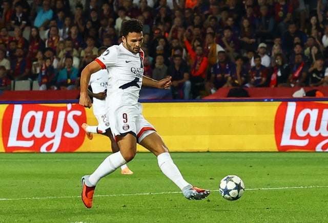 Barca thua ngược đau đớn PSG đúng phút 90: Yamal ‘hết phép’, De Jong may mắn thoát thẻ đỏ- Ảnh 3.
