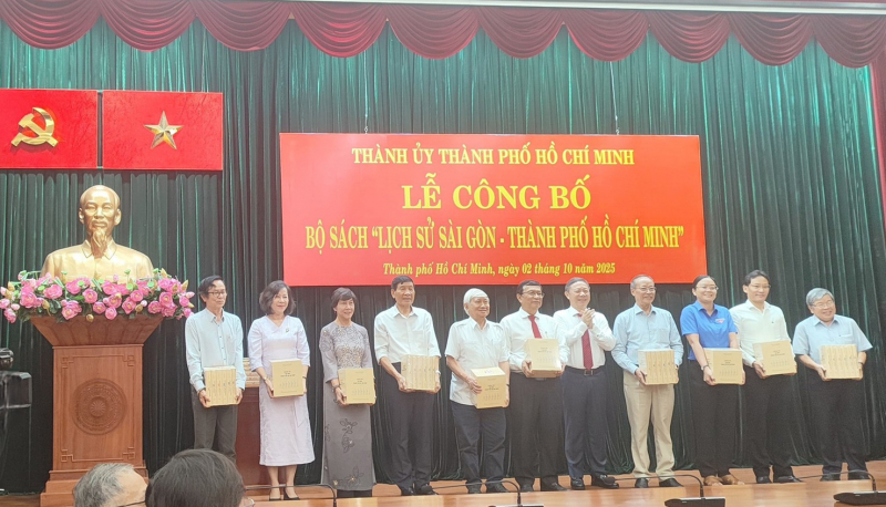 For the first time, Ho Chi Minh City has a comprehensive history of its formation and development process -3