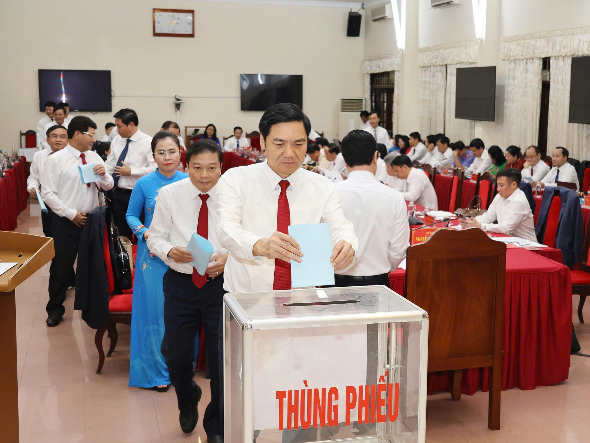 អង់គ្លេស៖ ព័ត៌មាន